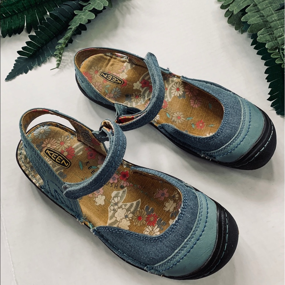 Keen Cush slingback sandals blue size 8